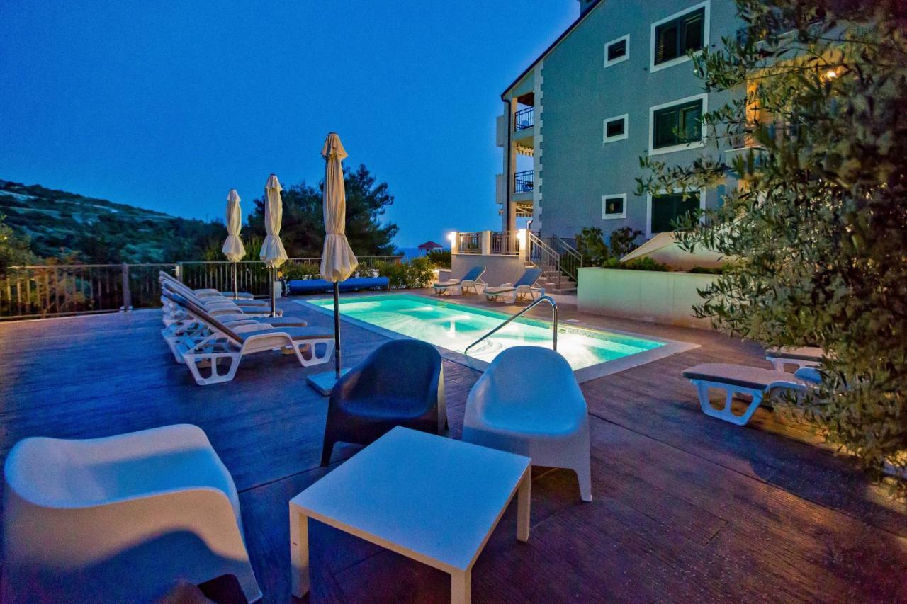 Island Hvar Seaside Levanda With Beach, Pool & Seaview *