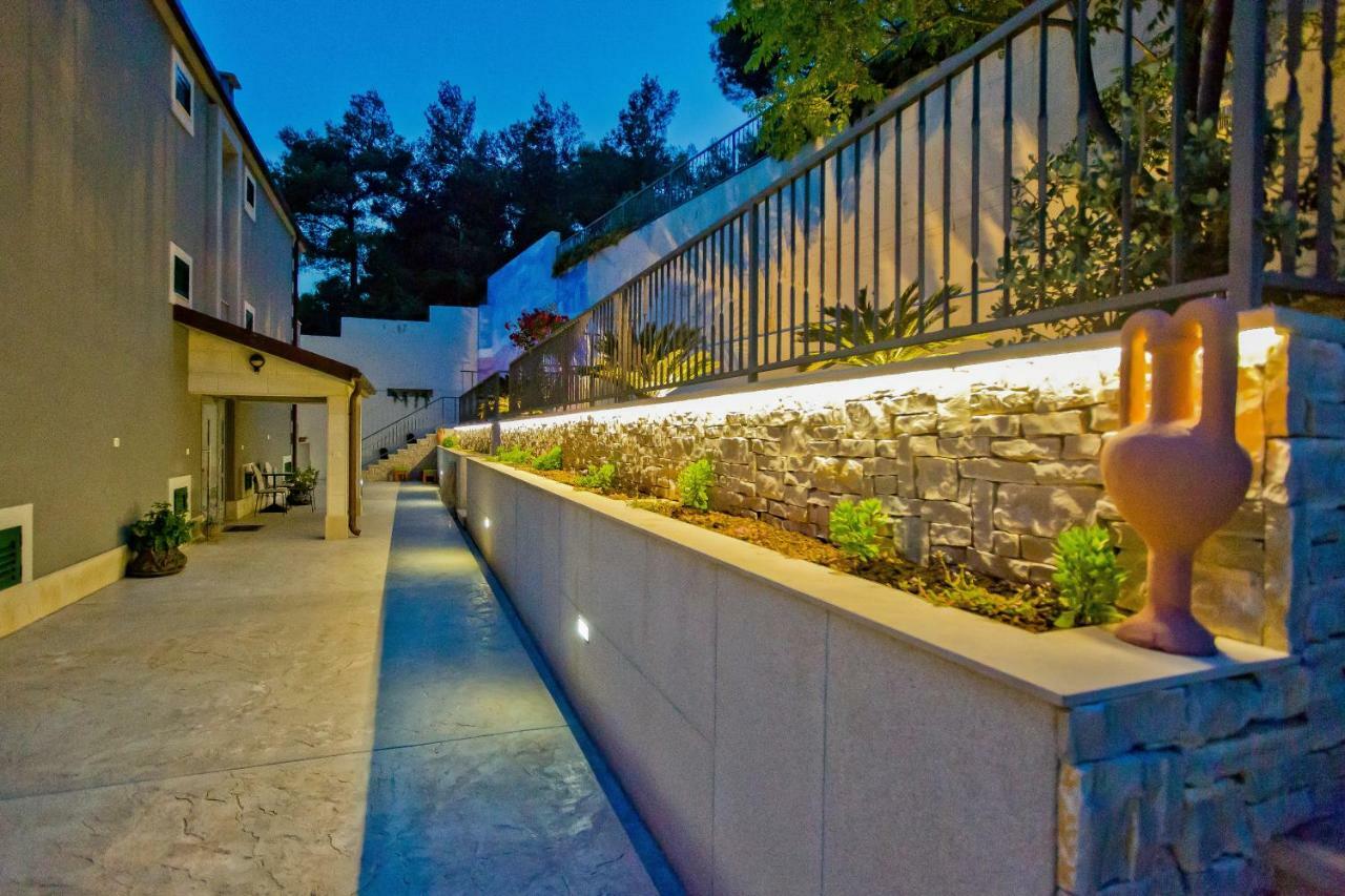 Island Hvar Seaside Levanda With Beach, Pool & Seaview Appartamento