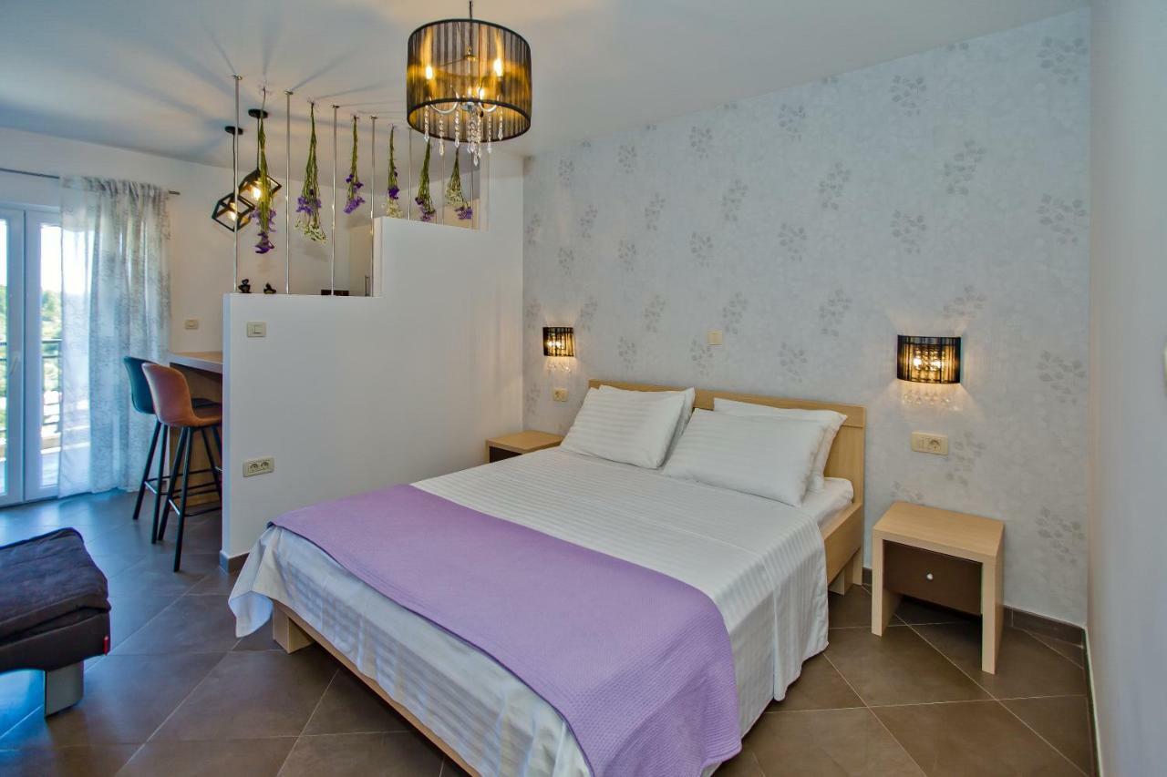 Island Hvar Seaside Levanda With Beach, Pool & Seaview *