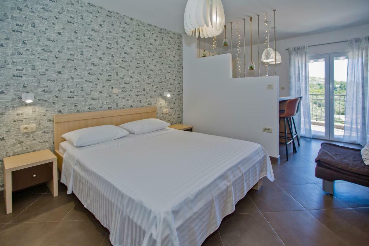 Island Hvar Seaside Levanda With Beach, Pool & Seaview Appartamento