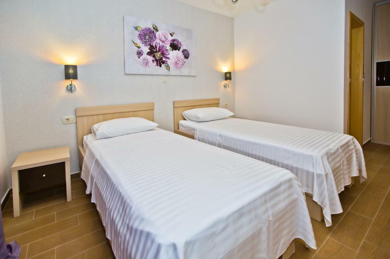 Island Hvar Seaside Levanda With Beach, Pool & Seaview Appartamento