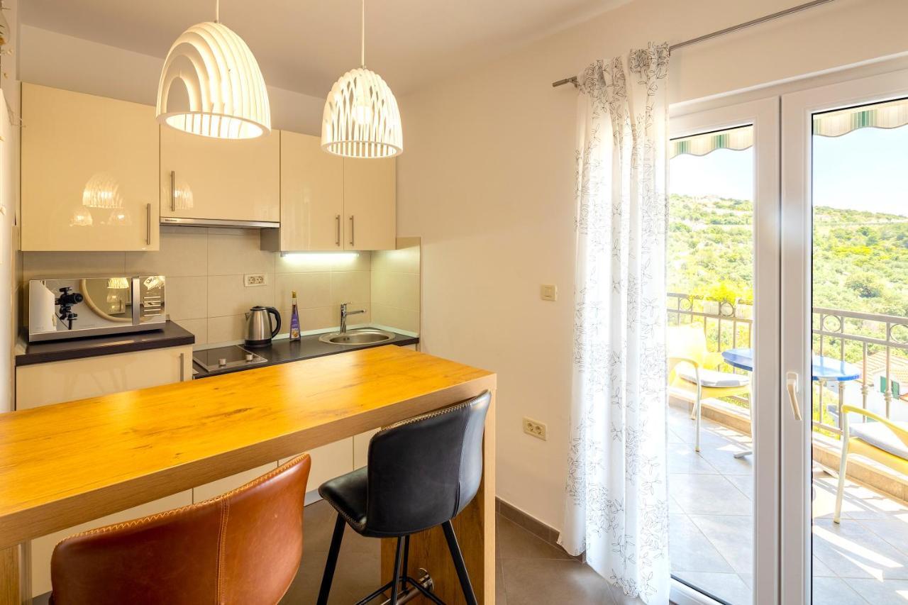 Apartment Island Hvar Seaside Levanda With Beach, Pool & Seaview *