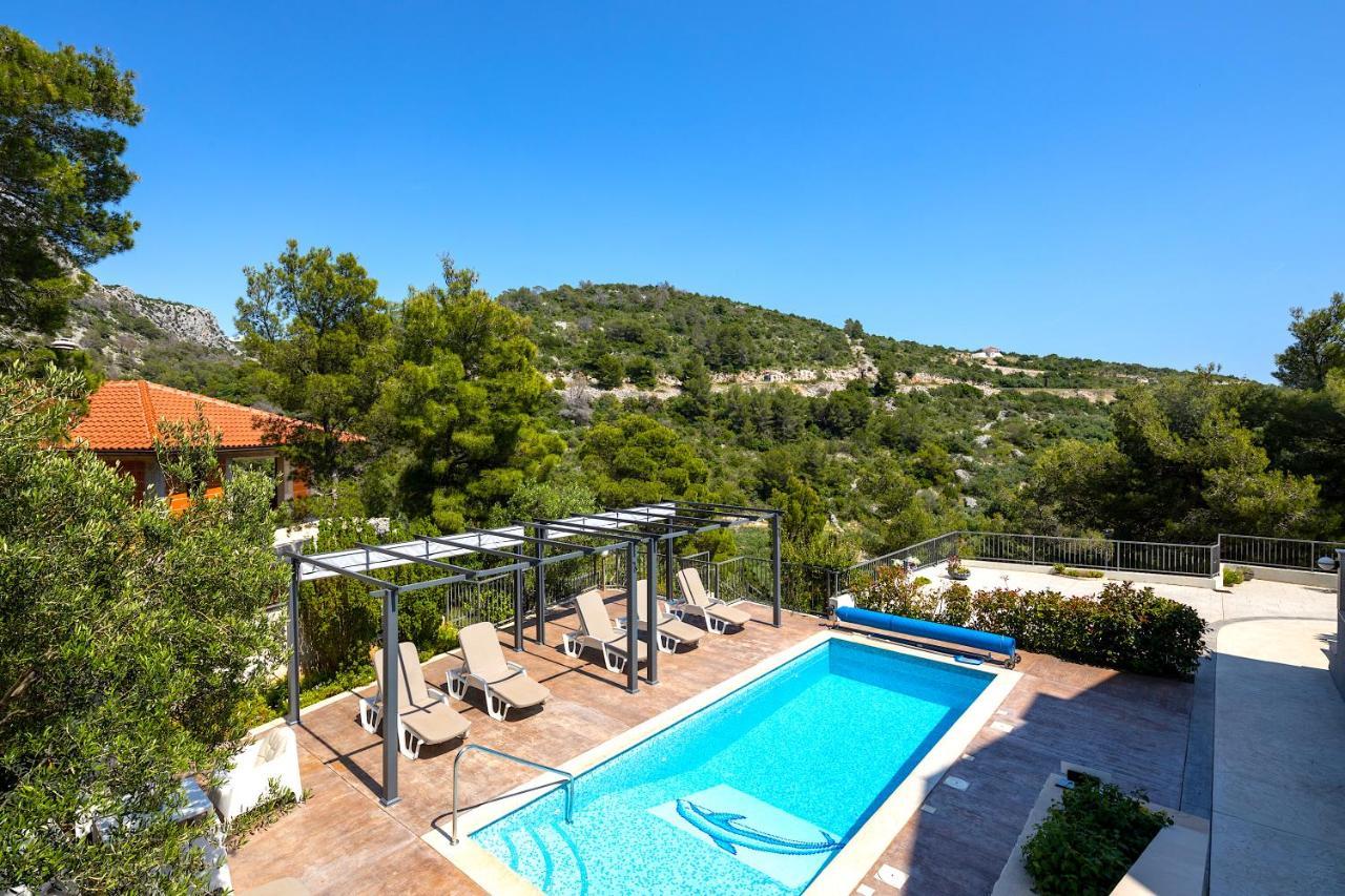 Island Hvar Seaside Levanda With Beach, Pool & Seaview Apartment